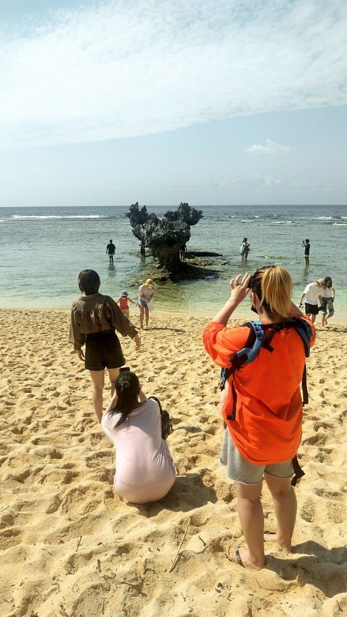 古宇利島 ハートロックと御客様達